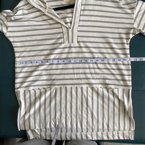 MELLO DAY Women's White And Black Striped W/front Pockets Sweatshirt Medium - Picture 5 of 13